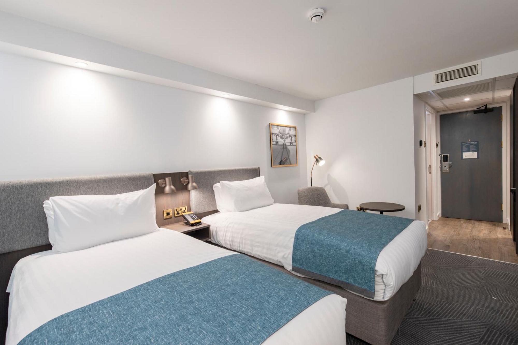 Bristol Airport By Ihg Hotel 4*