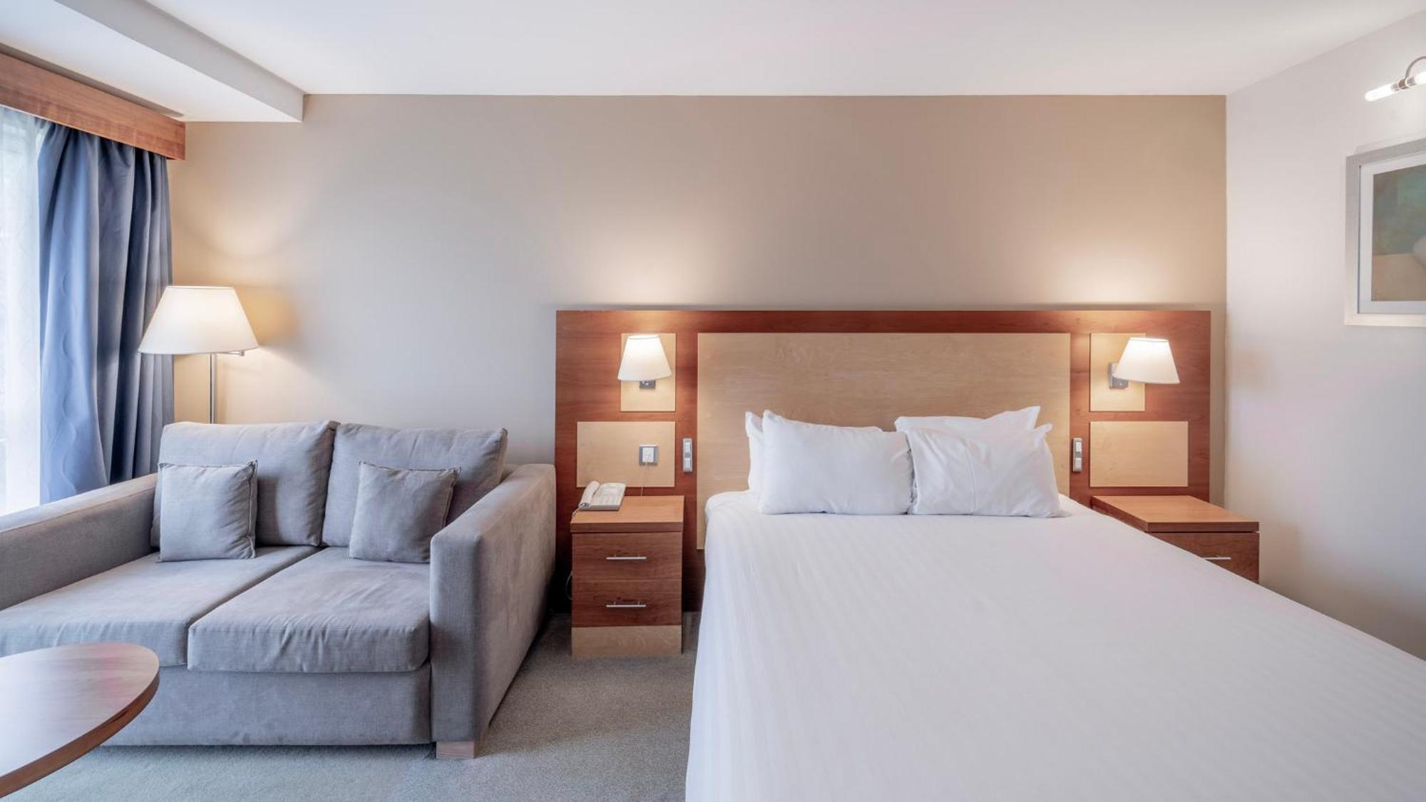 Bristol Airport By Ihg Hotel 4*